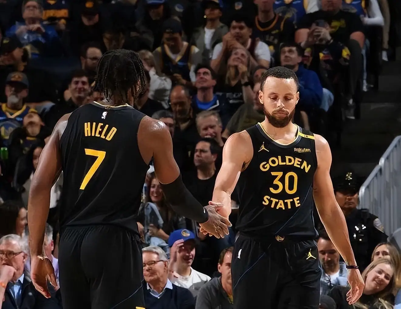 NBA 夏联：勇士惜败热火，广东旧将砍 27+13 助湖人力克马刺